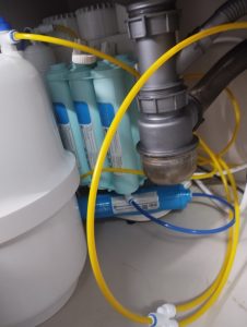 Thay lõi máy lọc nước